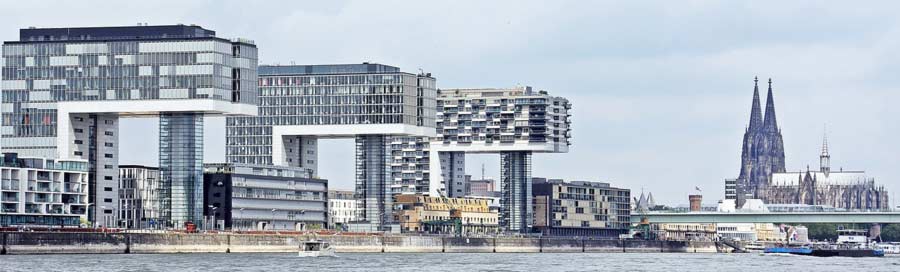 Kölner Kranhäuser und Dom