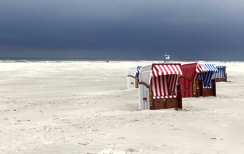 Langer Sandstrand auf der Insel Juist