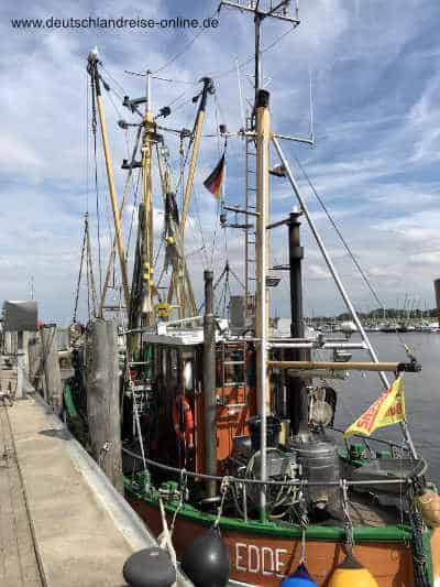 Fischkutter im Fischerhafen von Greetsiel