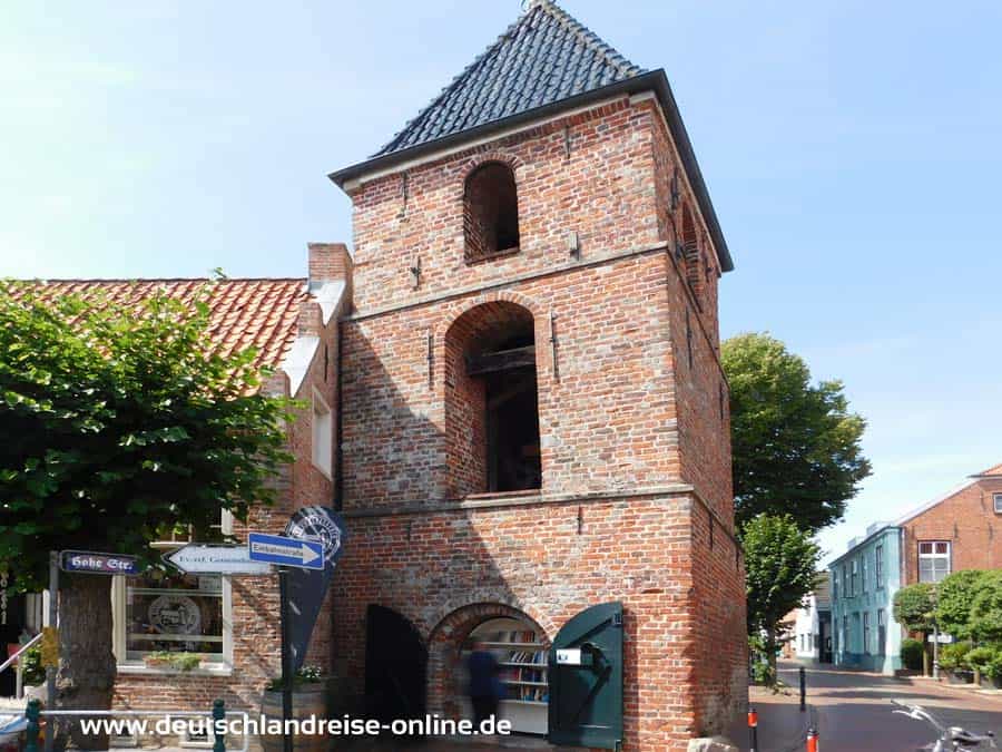 Glockenturm der Greetsieler Kirche