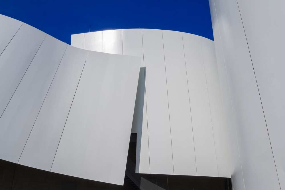 Moderne Architektur des Ozeaneum Stralsund (depositphotos.com)