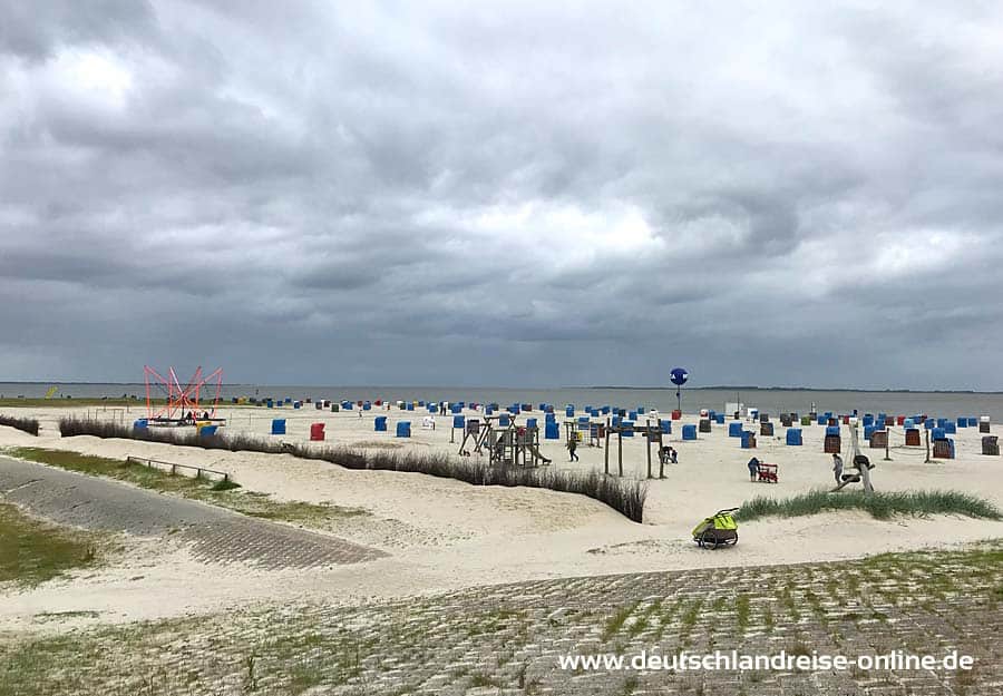 Der östliche Sandstrand von Dornumersiel