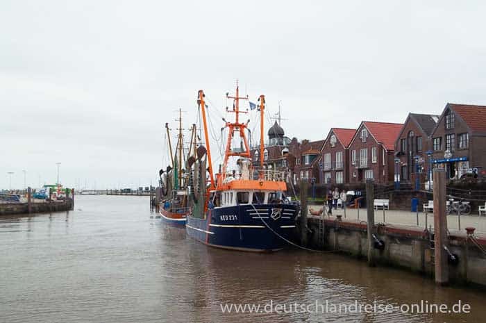 Teil des Hafens in Neuharlingersiel