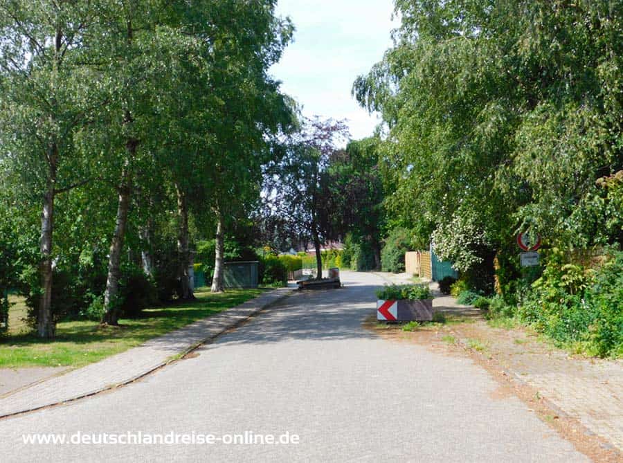 Typische Wohnstraße im Ferienpark