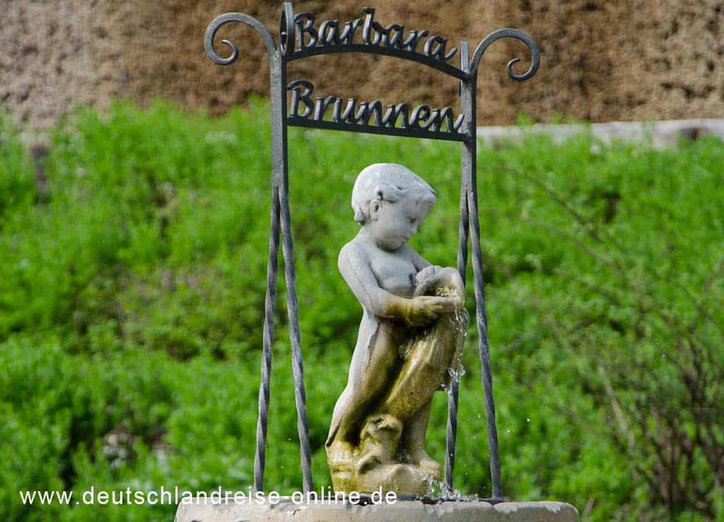 Barbara-Brunnen am Rosengarten am Gradierwerk in Bad Rothenfelde (www.deutschlandreise-online.de)