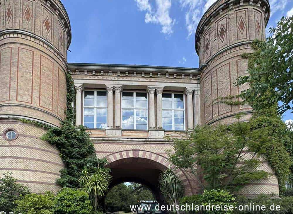 Das Torhaus im Botanischen Garten Karlsruhe