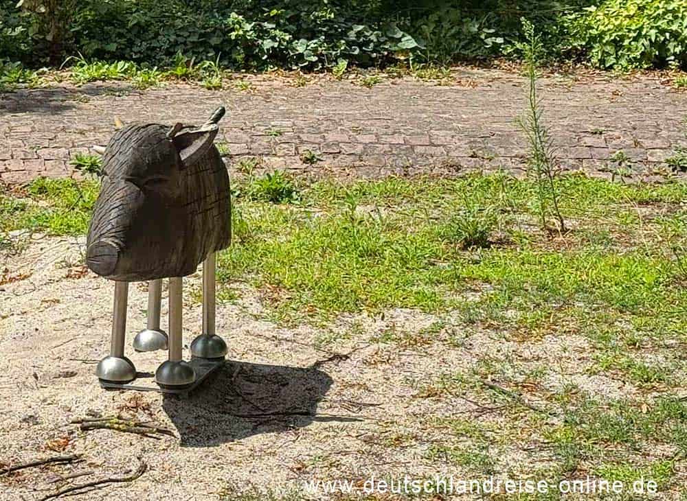 Moderne Kunst im Schlosspark 